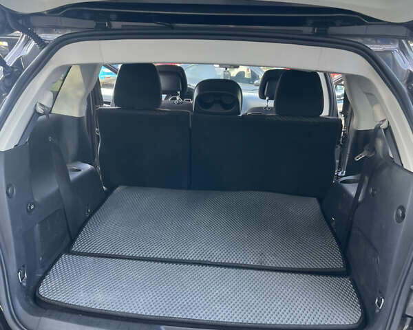 Серый Додж Джорни, объемом двигателя 2.36 л и пробегом 145 тыс. км за 10400 $, фото 10 на Automoto.ua