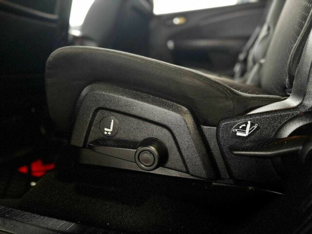 Серый Додж Джорни, объемом двигателя 2.36 л и пробегом 266 тыс. км за 9599 $, фото 5 на Automoto.ua