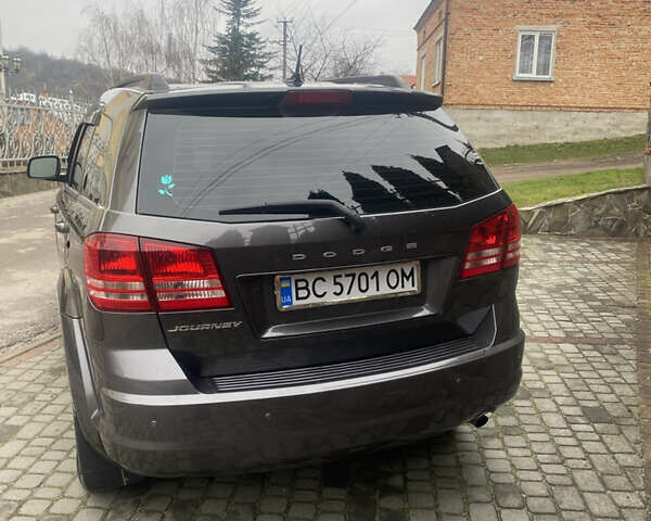 Серый Додж Джорни, объемом двигателя 2.36 л и пробегом 240 тыс. км за 9999 $, фото 3 на Automoto.ua