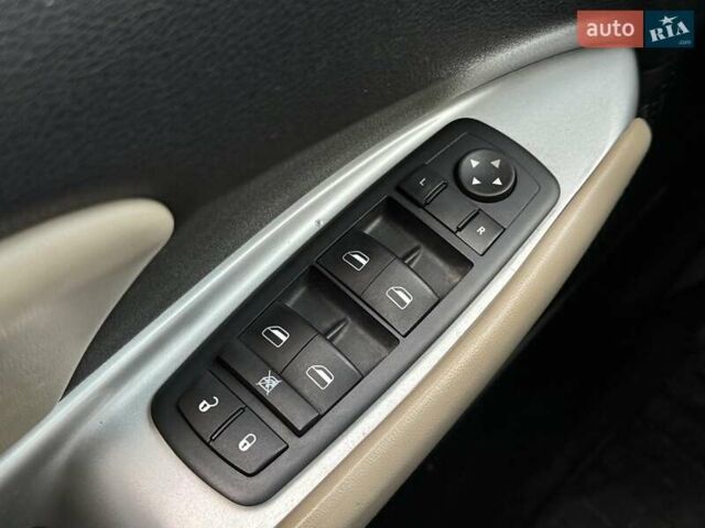 Серый Додж Джорни, объемом двигателя 2.36 л и пробегом 215 тыс. км за 8900 $, фото 22 на Automoto.ua