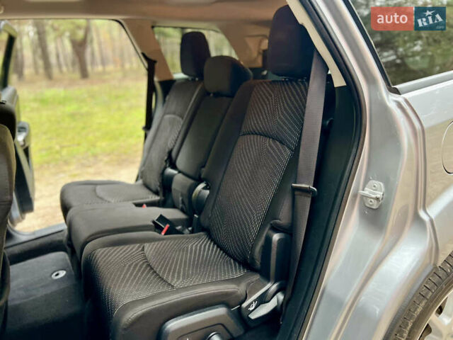Сірий Додж Джорні, об'ємом двигуна 2.36 л та пробігом 251 тис. км за 10500 $, фото 14 на Automoto.ua
