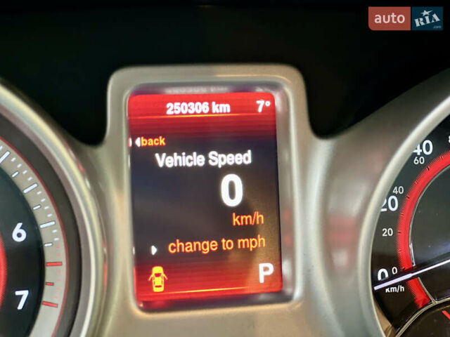 Сірий Додж Джорні, об'ємом двигуна 2.36 л та пробігом 251 тис. км за 10500 $, фото 12 на Automoto.ua