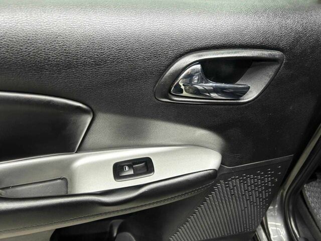 Серый Додж Джорни, объемом двигателя 2.4 л и пробегом 248 тыс. км за 10500 $, фото 19 на Automoto.ua