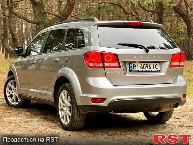 Серый Додж Джорни, объемом двигателя 2.4 л и пробегом 250 тыс. км за 10500 $, фото 2 на Automoto.ua