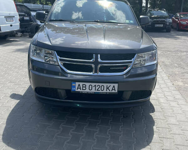 Серый Додж Джорни, объемом двигателя 2.36 л и пробегом 145 тыс. км за 10400 $, фото 1 на Automoto.ua