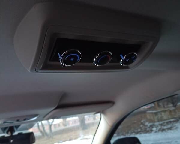 Сірий Додж Джорні, об'ємом двигуна 2.36 л та пробігом 190 тис. км за 10500 $, фото 3 на Automoto.ua