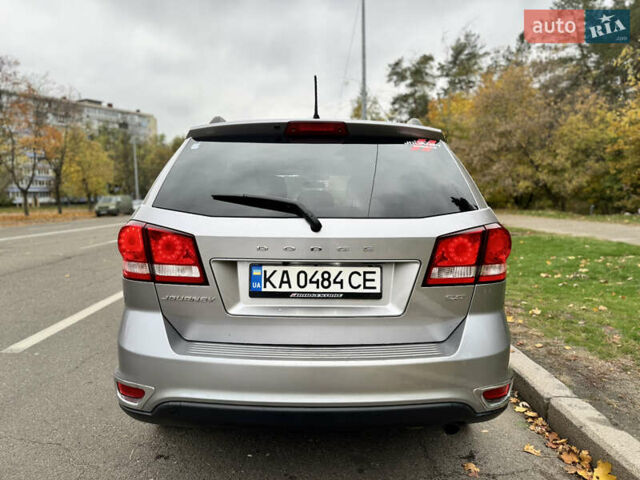 Сірий Додж Джорні, об'ємом двигуна 2.36 л та пробігом 198 тис. км за 9000 $, фото 5 на Automoto.ua
