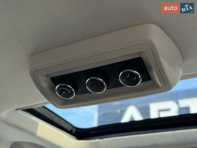 Сірий Додж Джорні, об'ємом двигуна 3.61 л та пробігом 196 тис. км за 14000 $, фото 27 на Automoto.ua