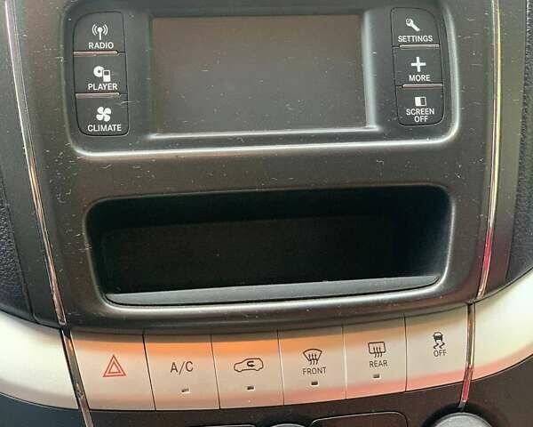 Серый Додж Джорни, объемом двигателя 2.4 л и пробегом 122 тыс. км за 12300 $, фото 1 на Automoto.ua