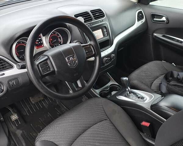 Серый Додж Джорни, объемом двигателя 2.36 л и пробегом 134 тыс. км за 10600 $, фото 3 на Automoto.ua