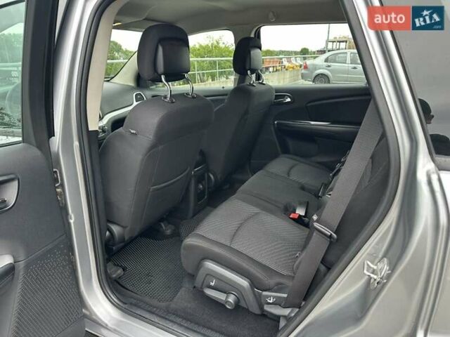 Серый Додж Джорни, объемом двигателя 2.36 л и пробегом 144 тыс. км за 9700 $, фото 6 на Automoto.ua