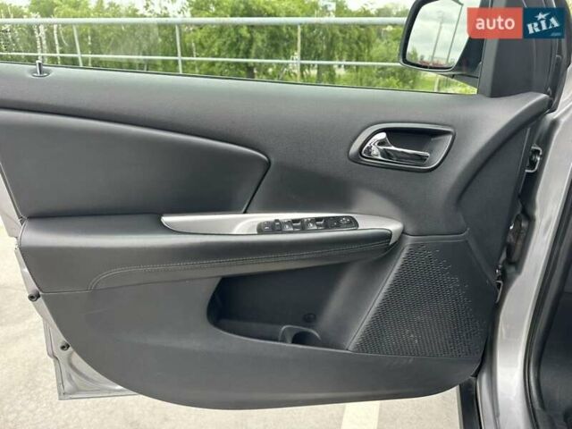 Серый Додж Джорни, объемом двигателя 2.36 л и пробегом 144 тыс. км за 9700 $, фото 15 на Automoto.ua