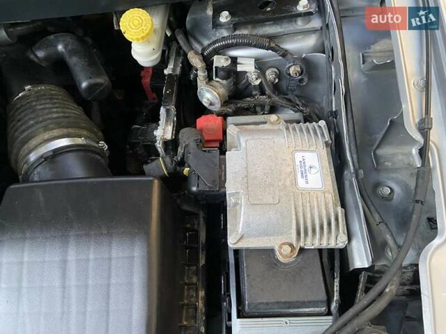 Сірий Додж Джорні, об'ємом двигуна 3.6 л та пробігом 225 тис. км за 12995 $, фото 15 на Automoto.ua