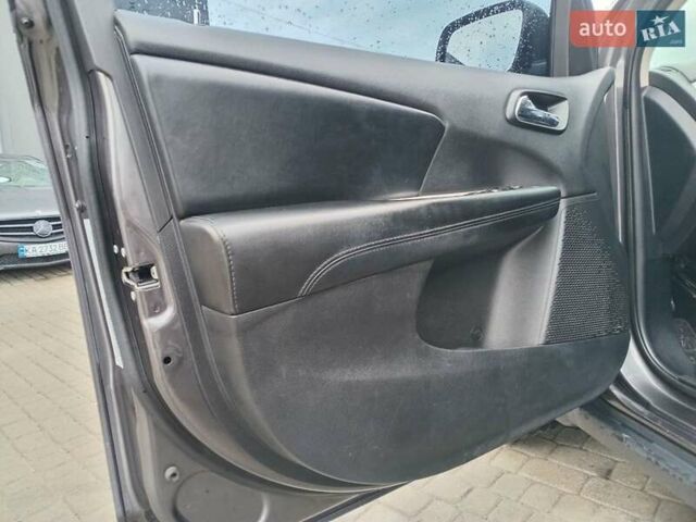 Сірий Додж Джорні, об'ємом двигуна 2.4 л та пробігом 205 тис. км за 9990 $, фото 21 на Automoto.ua