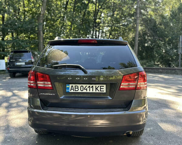 Сірий Додж Джорні, об'ємом двигуна 2.36 л та пробігом 299 тис. км за 9200 $, фото 2 на Automoto.ua