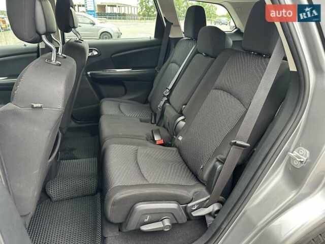 Серый Додж Джорни, объемом двигателя 2.36 л и пробегом 144 тыс. км за 9700 $, фото 13 на Automoto.ua