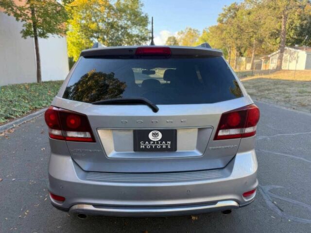 Серый Додж Джорни, объемом двигателя 3.6 л и пробегом 70 тыс. км за 2000 $, фото 6 на Automoto.ua