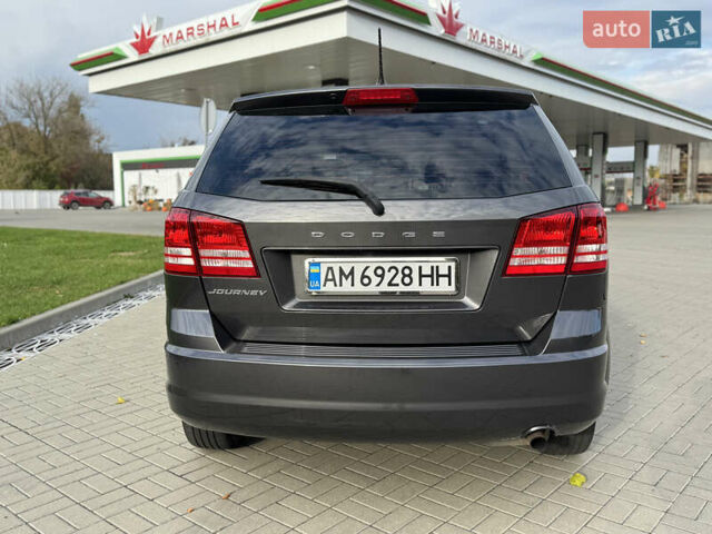 Сірий Додж Джорні, об'ємом двигуна 2.36 л та пробігом 204 тис. км за 7999 $, фото 5 на Automoto.ua