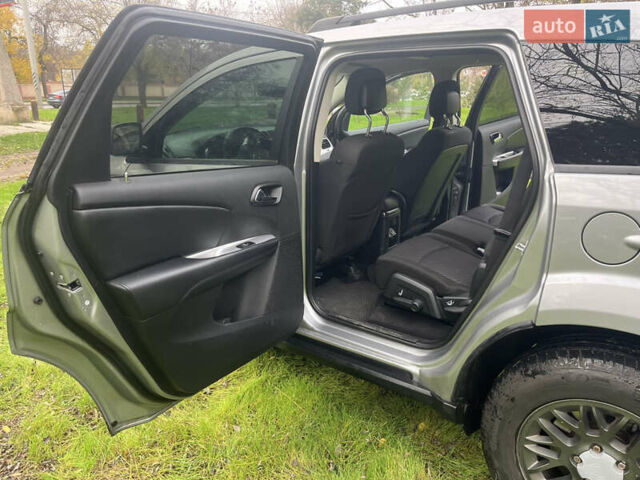 Серый Додж Джорни, объемом двигателя 2.36 л и пробегом 118 тыс. км за 11500 $, фото 13 на Automoto.ua