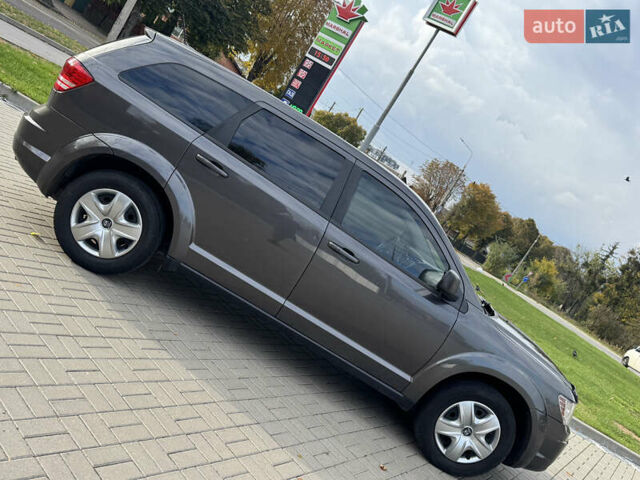 Сірий Додж Джорні, об'ємом двигуна 2.36 л та пробігом 204 тис. км за 7999 $, фото 4 на Automoto.ua