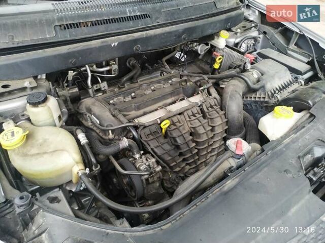 Сірий Додж Джорні, об'ємом двигуна 2.36 л та пробігом 160 тис. км за 12800 $, фото 9 на Automoto.ua
