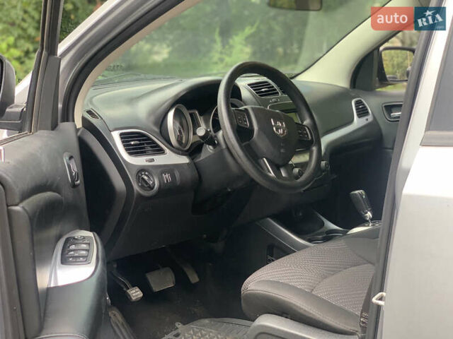 Серый Додж Джорни, объемом двигателя 2.4 л и пробегом 122 тыс. км за 12300 $, фото 13 на Automoto.ua