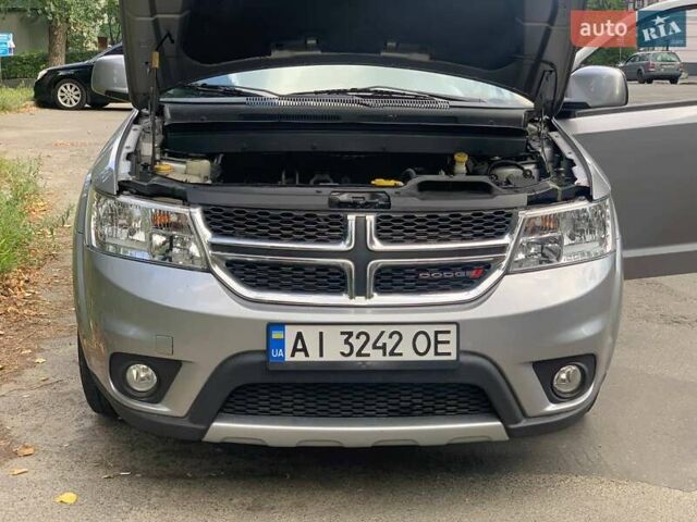 Серый Додж Джорни, объемом двигателя 2.4 л и пробегом 122 тыс. км за 12300 $, фото 4 на Automoto.ua