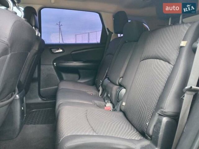 Сірий Додж Джорні, об'ємом двигуна 2.4 л та пробігом 205 тис. км за 9990 $, фото 4 на Automoto.ua