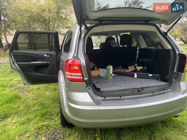 Серый Додж Джорни, объемом двигателя 2.36 л и пробегом 118 тыс. км за 11500 $, фото 10 на Automoto.ua