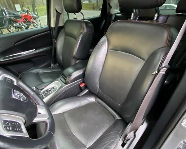 Серый Додж Джорни, объемом двигателя 3.6 л и пробегом 130 тыс. км за 12900 $, фото 11 на Automoto.ua