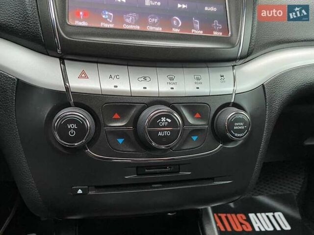 Серый Додж Джорни, объемом двигателя 3.6 л и пробегом 130 тыс. км за 12900 $, фото 19 на Automoto.ua