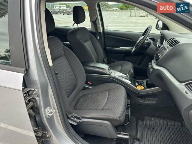 Серый Додж Джорни, объемом двигателя 2.36 л и пробегом 144 тыс. км за 9700 $, фото 17 на Automoto.ua