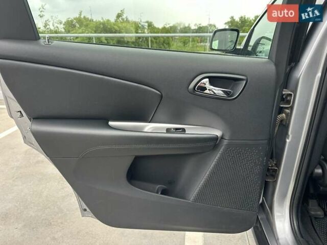 Серый Додж Джорни, объемом двигателя 2.36 л и пробегом 144 тыс. км за 9700 $, фото 8 на Automoto.ua