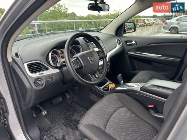 Серый Додж Джорни, объемом двигателя 2.36 л и пробегом 144 тыс. км за 9700 $, фото 16 на Automoto.ua
