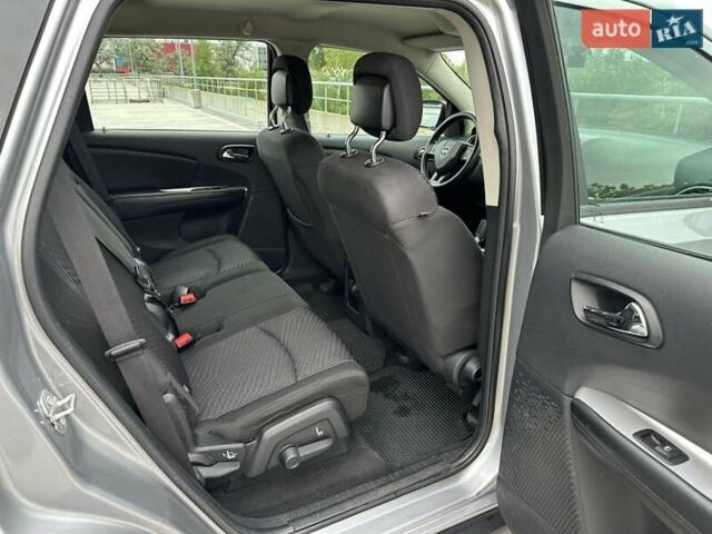 Серый Додж Джорни, объемом двигателя 2.36 л и пробегом 144 тыс. км за 9700 $, фото 9 на Automoto.ua