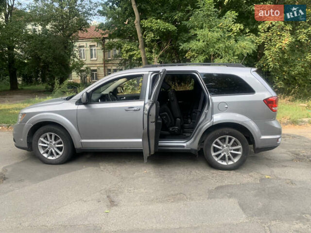Серый Додж Джорни, объемом двигателя 2.4 л и пробегом 122 тыс. км за 12300 $, фото 14 на Automoto.ua
