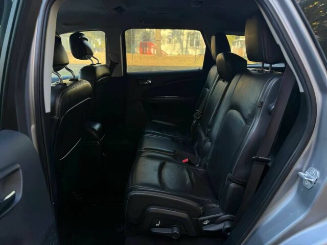 Серый Додж Джорни, объемом двигателя 3.6 л и пробегом 70 тыс. км за 2000 $, фото 12 на Automoto.ua