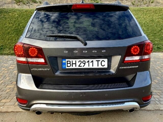 Серый Додж Джорни, объемом двигателя 3.6 л и пробегом 330 тыс. км за 11500 $, фото 3 на Automoto.ua