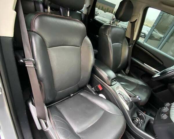 Серый Додж Джорни, объемом двигателя 3.6 л и пробегом 130 тыс. км за 12900 $, фото 27 на Automoto.ua