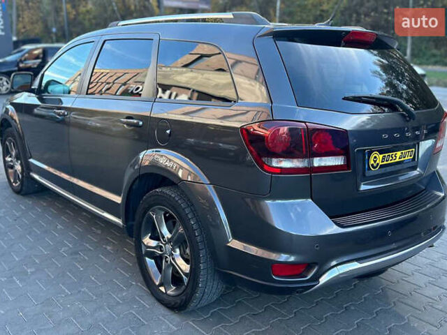 Серый Додж Джорни, объемом двигателя 2.36 л и пробегом 171 тыс. км за 12800 $, фото 3 на Automoto.ua