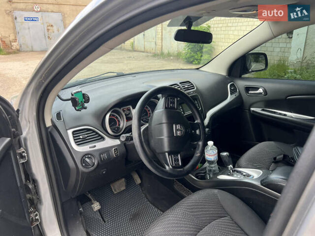 Серый Додж Джорни, объемом двигателя 2.36 л и пробегом 210 тыс. км за 9100 $, фото 14 на Automoto.ua