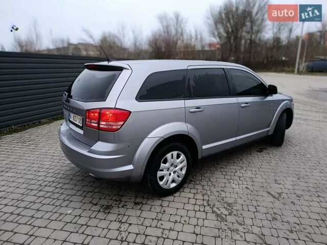 Серый Додж Джорни, объемом двигателя 2.36 л и пробегом 144 тыс. км за 9700 $, фото 2 на Automoto.ua