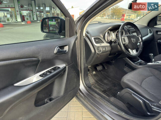 Сірий Додж Джорні, об'ємом двигуна 2.36 л та пробігом 204 тис. км за 7999 $, фото 9 на Automoto.ua