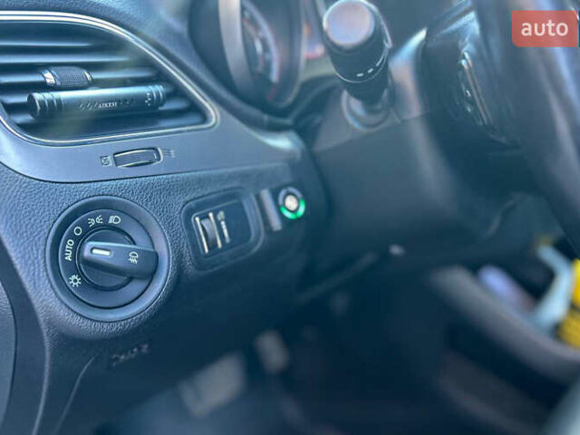 Серый Додж Джорни, объемом двигателя 2.36 л и пробегом 171 тыс. км за 12800 $, фото 8 на Automoto.ua