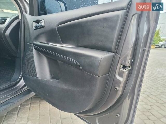 Сірий Додж Джорні, об'ємом двигуна 2.4 л та пробігом 205 тис. км за 9990 $, фото 17 на Automoto.ua