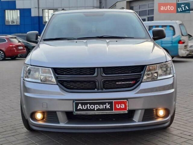 Серый Додж Джорни, объемом двигателя 2.4 л и пробегом 118 тыс. км за 11940 $, фото 1 на Automoto.ua
