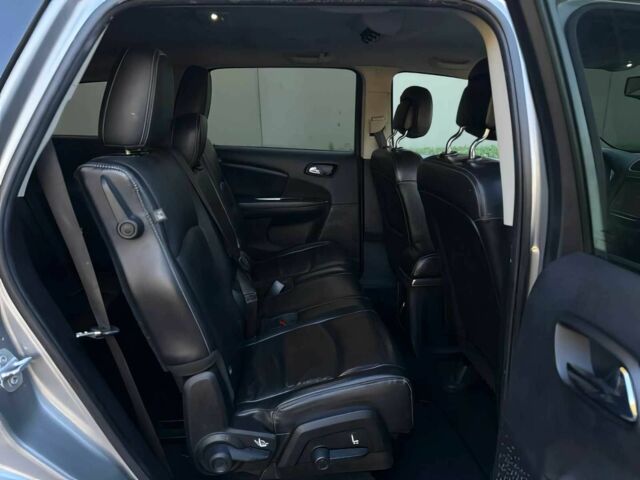 Серый Додж Джорни, объемом двигателя 3.6 л и пробегом 70 тыс. км за 2000 $, фото 11 на Automoto.ua