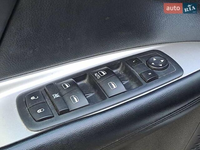 Серый Додж Джорни, объемом двигателя 2.4 л и пробегом 118 тыс. км за 11940 $, фото 7 на Automoto.ua