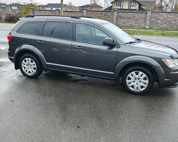 Серый Додж Джорни, объемом двигателя 2.36 л и пробегом 134 тыс. км за 10600 $, фото 5 на Automoto.ua