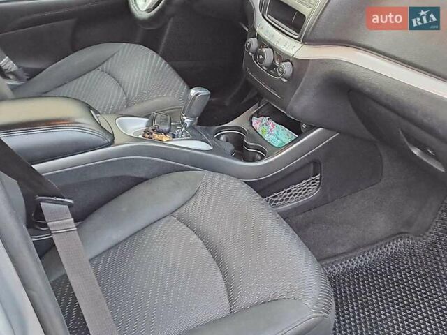 Серый Додж Джорни, объемом двигателя 2.4 л и пробегом 118 тыс. км за 11940 $, фото 13 на Automoto.ua